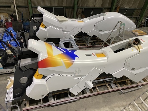 「逆襲のシャア」歴代最高の24.8m実物大νガンダム立像　最新画像を公開　2022年4月に展示開始