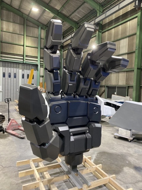 「逆襲のシャア」歴代最高の24.8m実物大νガンダム立像　最新画像を公開　2022年4月に展示開始