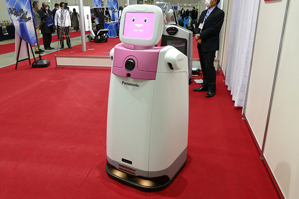 踊る教育用ロボからツアー用モビリティ、ソーラーパネル清掃ロボットまで 「新価値創造展2021」