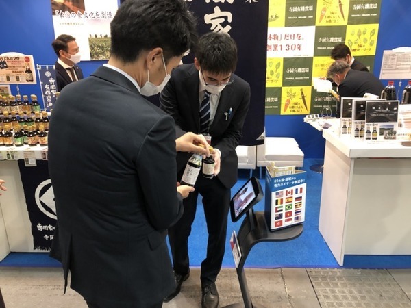 テレロボ「temi」で世界10ヵ国以上の海外バイヤーが展示会に遠隔参加 iPresenceが15台提供、常時5台を稼働