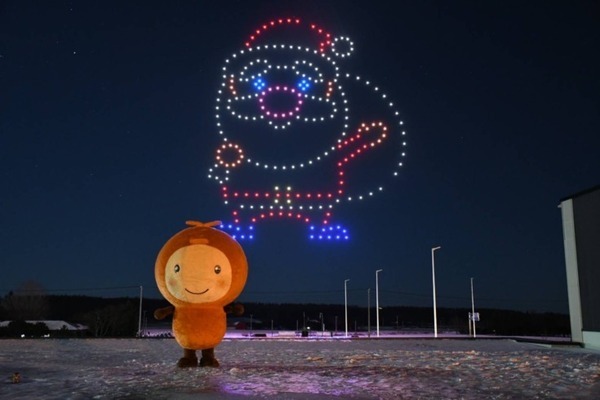 300機のドローンが北海道の夜空を彩る クリスマスドローンショー上士幌町で開催  10日間で累計12,300人が来場