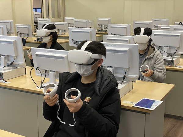 3D仮想空間メタバースでフィリピン人講師と英会話レッスン 羽衣国際大学の学生達が体験