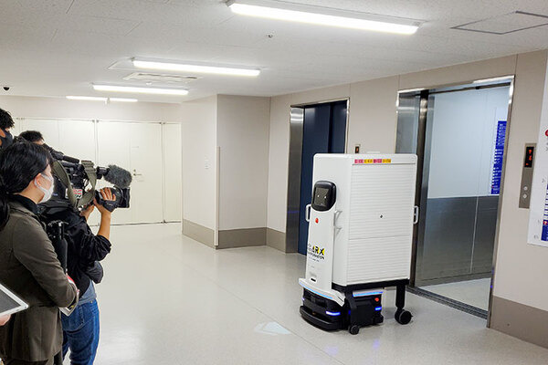 藤田医科大学病院で医療現場を支援するロボットの実証実験　病院向け搬送ロボット「MELDY」と自動運転モビリティ「WHILL」