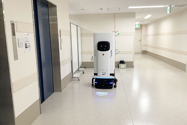 藤田医科大学病院で医療現場を支援するロボットの実証実験　病院向け搬送ロボット「MELDY」と自動運転モビリティ「WHILL」