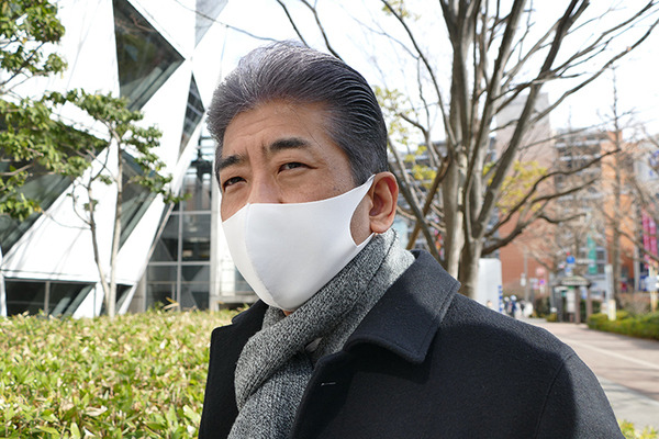 歩道を動く搬送ロボットの弁当販売「Furiuri」、西新宿で実施中　5G活用事業の一環