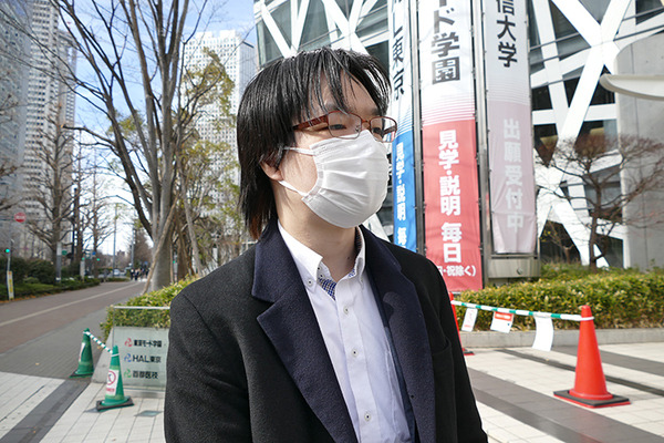 歩道を動く搬送ロボットの弁当販売「Furiuri」、西新宿で実施中　5G活用事業の一環