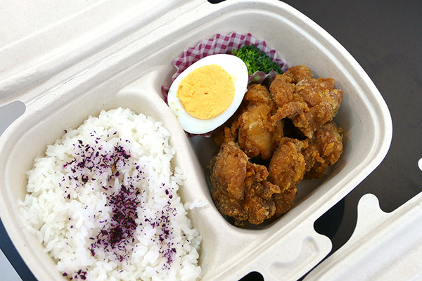 歩道を動く搬送ロボットの弁当販売「Furiuri」、西新宿で実施中　5G活用事業の一環