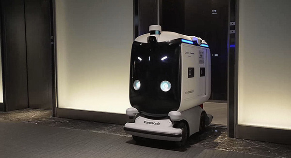 ロボットがオフィスに食事を配達するデリバリーシステムをスカイファームが提供　丸の内エリアにおけるロボットの社会実装事業