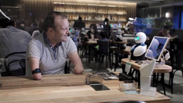 BBCの新番組「テック・エクスプローラー」初回放送で日本を特集 分身ロボットカフェ「DAWN ver.β」を訪れる