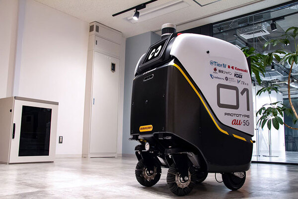 ティアフォー/川崎重工/KDDI/損保ジャパン/小田急/公園財団 自動配送ロボットの公道配送実証　西新宿で5Gと高精度測位を活用