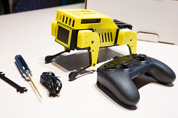 ロボット犬『Mini Pupper』(ミニぷぱ) レビュー　使ってわかった3つの楽しみ方　顔の変更、カメラの接続にも挑戦