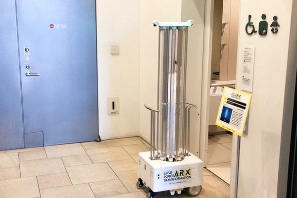 レストランやショッピング街に多数の「自律移動ロボット」登場　配膳/警備/サイネージ/清掃/案内の自動化最前線　大名古屋ビルヂング