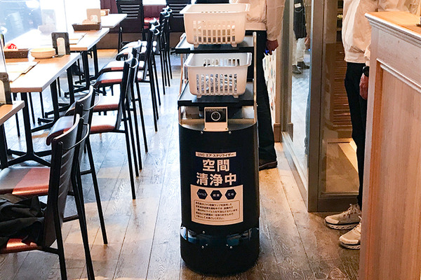 レストランやショッピング街に多数の「自律移動ロボット」登場　配膳/警備/サイネージ/清掃/案内の自動化最前線　大名古屋ビルヂング