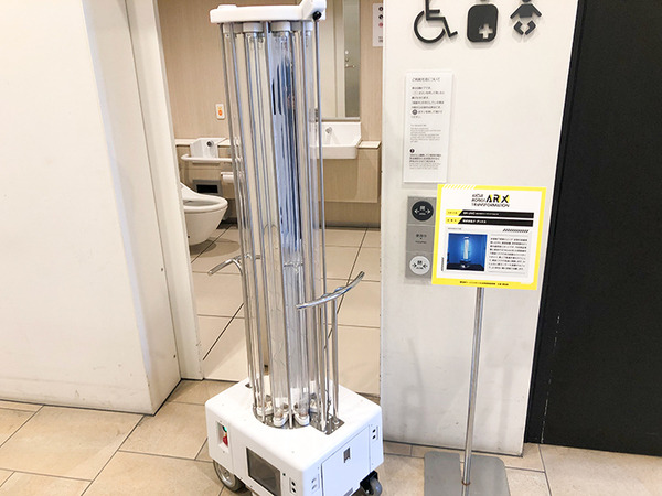 レストランやショッピング街に多数の「自律移動ロボット」登場　配膳/警備/サイネージ/清掃/案内の自動化最前線　大名古屋ビルヂング