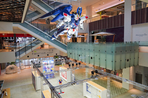 全高17mのラストシューティングが、約5mのフリーダムガンダムが！「ガンダムポート横浜」開幕、迫力の実物写真を大公開