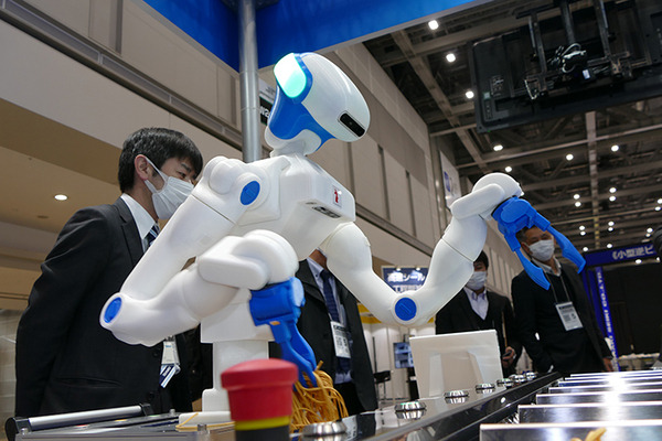 ホテルの手荷物運びやフライドポテト調理もロボットで(前編)　JAPAN PACK、HCJレポート