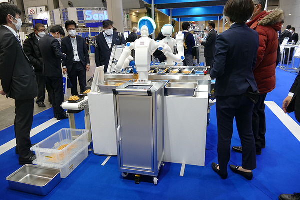 ホテルの手荷物運びやフライドポテト調理もロボットで(前編)　JAPAN PACK、HCJレポート
