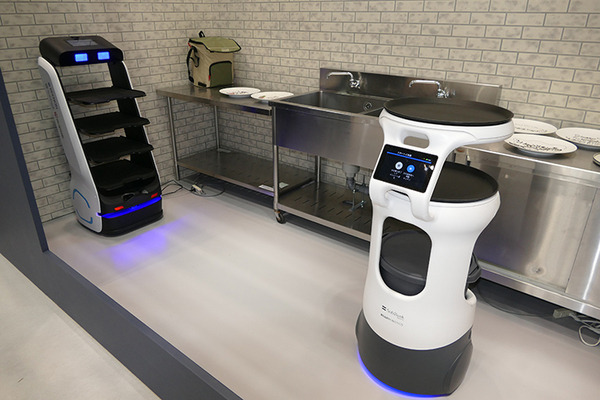 ホテルの手荷物運びやフライドポテト調理もロボットで(前編)　JAPAN PACK、HCJレポート
