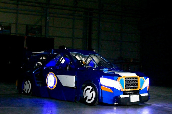 身長4mの人型トランスフォーム変形ロボットが進化！コクピットに搭乗して操縦＆遠隔操作もできる制御システム「V-Sido」搭載