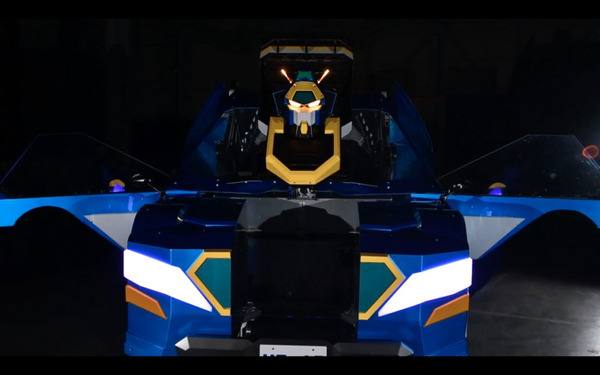 身長4mの人型トランスフォーム変形ロボットが進化！コクピットに搭乗して操縦＆遠隔操作もできる制御システム「V-Sido」搭載