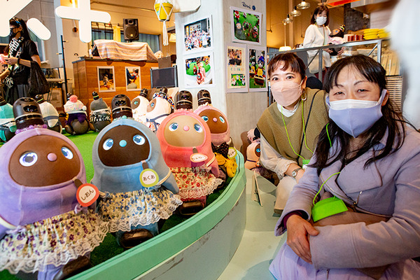 渋谷「PARK+」にLOVOT 約40体が集まる、閉店を惜しむ声　パートナーロボットがヒトと共に暮らす社会を提案