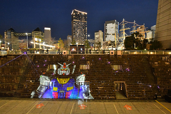 【動画】動く実物大「横浜ガンダムRX-78F00」とお台場「実物大ユニコーンガンダム」が夢の共演　ガンダムポート横浜で公開開始