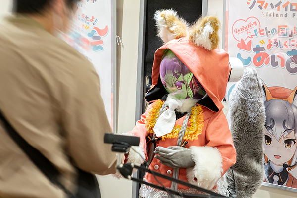 けものフレンズV「シマハイロボ」になってシマハイイロギツネが多くのファンと交流　精巧に動く力制御をV-Sidoで実現