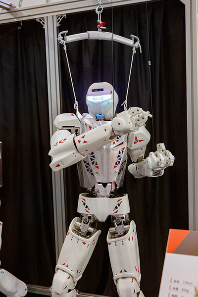 川崎重工のヒューマノイド「カレイド」と「フレンズ」のデモ公開　人とロボットが協働し、ともに暮らす未来を提案