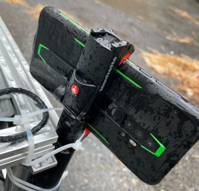 千葉の運搬台車を東京から遠隔操作　スマホアプリ「WARPNER」で低遅延・低コストを実現　CuboRex製「CuGoV3」を装着