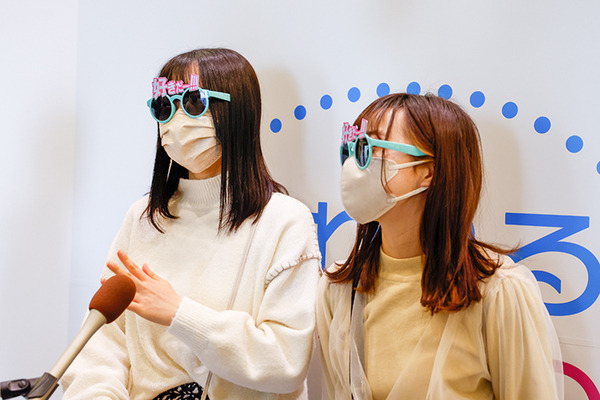 スカパー! が未来的な『さわれるVR握手会』開催！感覚をリアルに伝える握手ロボットとVRで鹿沼亜美がファンと遠隔交流