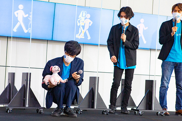特別展「きみとロボット ニンゲンッテ、ナンダ?」約90種130点のロボットが集結　aiboからQuizKnockにアンバサダー任命証を授与　日本科学未来館