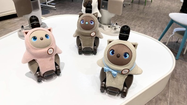 新宿高島屋『LOVOTストア』リフレッシュオープン！試着室、フォトスポットなどを新設 お出かけアイテムの体験会も開催