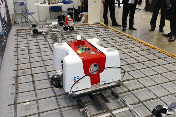 職人を助けるための実用ロボット　建ロボテック、全自動結束システムを開発