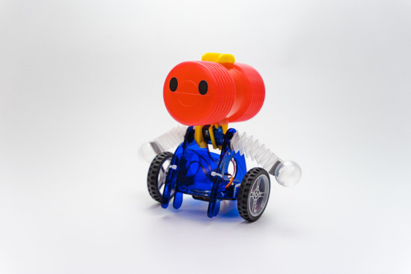 ユカイ工学「ユカイなピコハンロボットキット」を新発売！ピコピコハンマーがダイナミックに動作 2台でバトルも可能