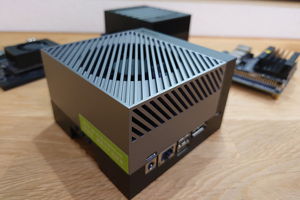 【Jetson AGX Orinレビュー(１)】最新の超小型AIコンピュータ最速レビュー、「開封の儀」歴代Jetsonとの比較やインタフェースもチェック