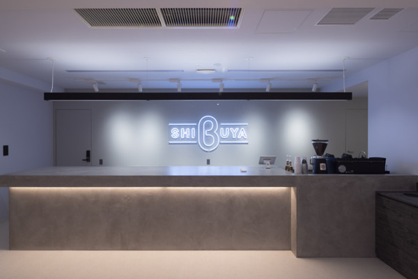 popIn新製品の小型プロジェクター「Aladdin Vase」 体験型ストア「b8ta Tokyo渋谷」で展示