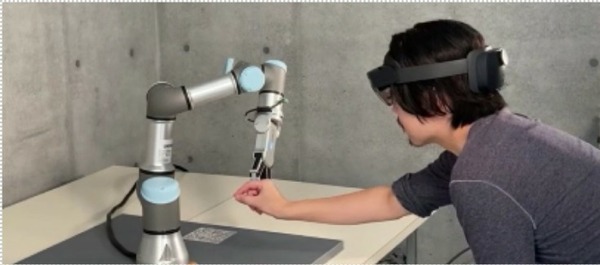 「Microsoft HoloLens 2」で作業用多関節ロボットを操作＆ティーチング　革新的なMRロボット教示ソリューション「RoboLens」