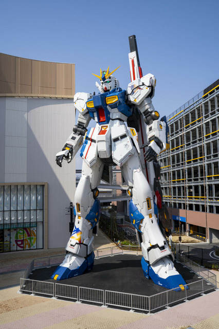 実物大ニューガンダム立像4月25日より展示開始！夜間には壁面の特別映像と連動  「ガンダムパーク福岡」も同時オープン