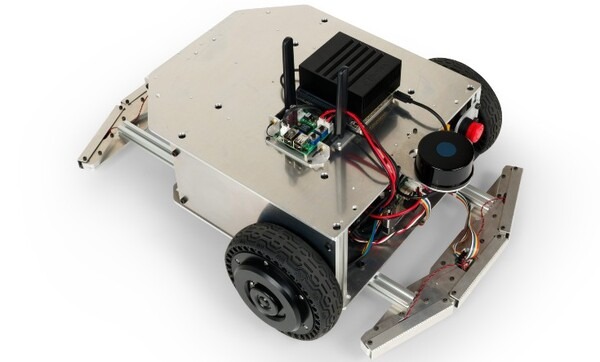 可搬重量約120kgのまま静音化を実現！ヴイストン、研究開発用台車ロボットの大型モデル「メガローバーF120A 」を発売