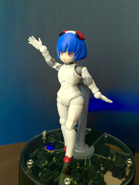 【動画あり】身長14cmのロボットフィギュア進化型「フィギュア3.0クレア」を発表　スピーシーズがプラチナマイスターを募集