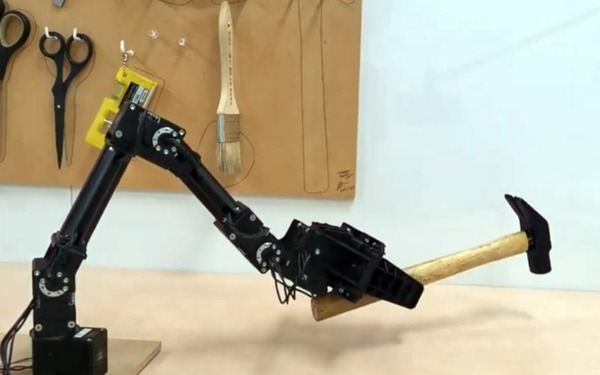 ロボットの手の感覚を操作者が体感できるロボット操作システム「V-Sido Bilateral」をアスラテックが発表　力覚フィードバック
