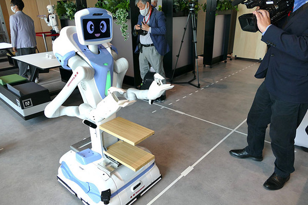 川崎重工のロボットカフェでカレーを食べてきた　羽田イノベーションシティ「Future Lab HANEDA」