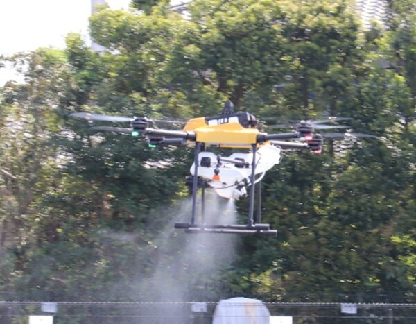 NTT東日本 国産ドローンを活用した農薬散布デモフライトを実施 農業分野でのドローン早期実装に向けて
