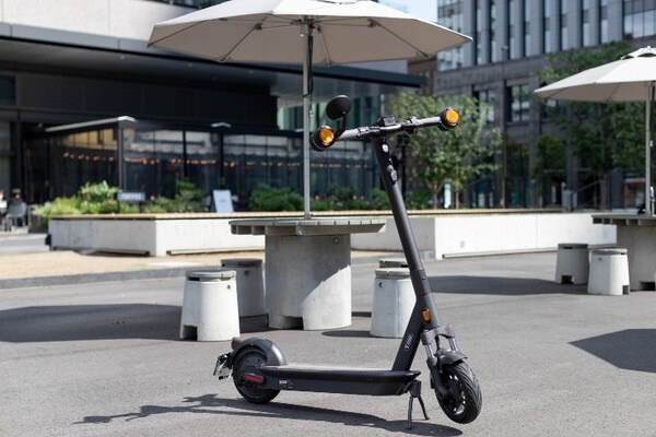 セグウェイジャパンが公道仕様の電動キックスクーターを販売開始　シェアリング事業用