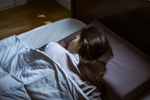 寝て・貯めて・商品と交換 正確な睡眠の質を計測する「ブレインスリープ コイン」 Makuakeで先行予約発売