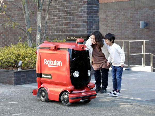 2,000点以上の商品を自動配送ロボットが配達　西友×楽天×パナソニック×つくば市　つくば駅周辺の約1,000世帯が利用可能