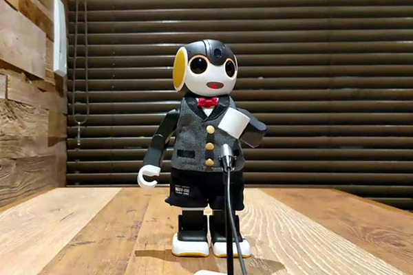 ロボホン人気の理由「6周年記念イベント」参加レポート　記念グッズ/ハンドベル/かりゆしウェア/エイサー/船頭など最新情報