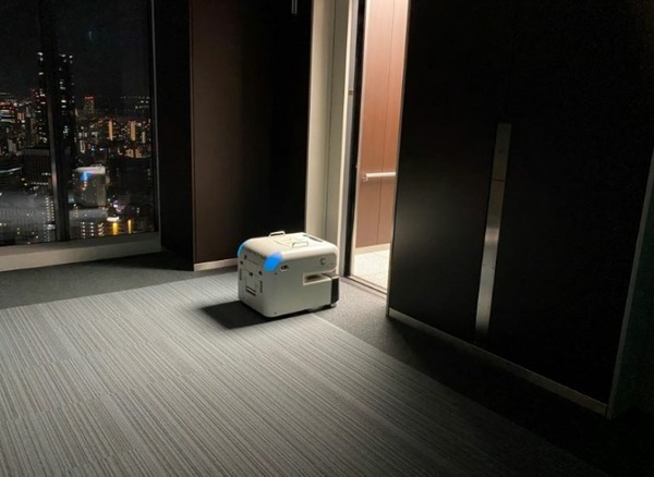 お掃除ロボット「CL02」とエレベーターが連動　複数フロアをロボットが清掃する実証試験を大阪ターミナルビルで実施