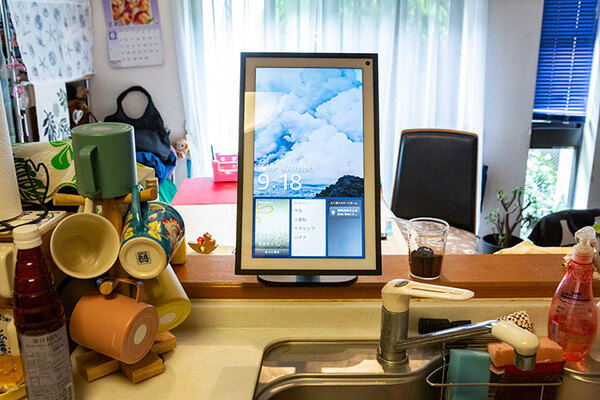 壁掛けデザイン「Echo Show 15」は専用スタンドで気軽に導入できる！「Echo Show 15」+スタンド実機レビュー