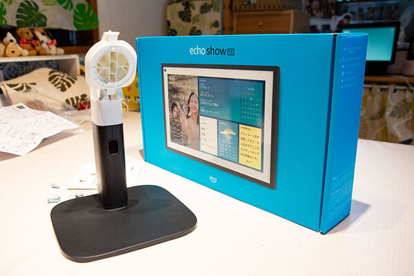 壁掛けデザイン「Echo Show 15」は専用スタンドで気軽に導入できる！「Echo Show 15」+スタンド実機レビュー